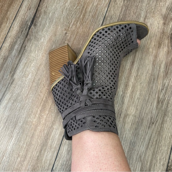 Ankle Boots with Open Toe - Picture 4 of 4